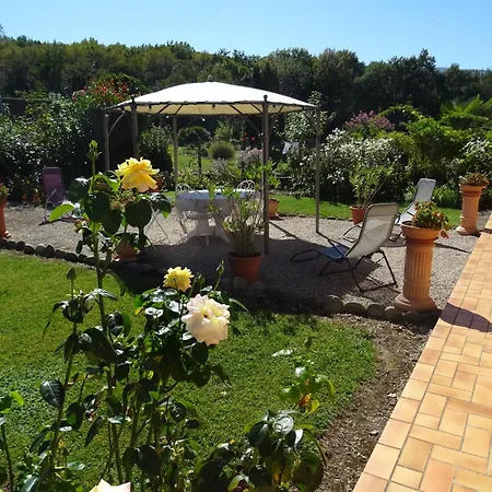 Le Clos Fleuri Nyaraló Caumont (Ariege)